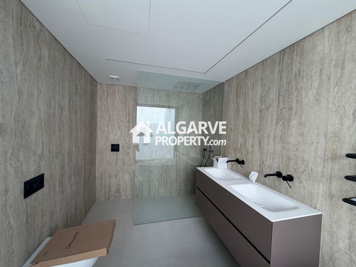 Image No.17-4 Bed Villa for sale