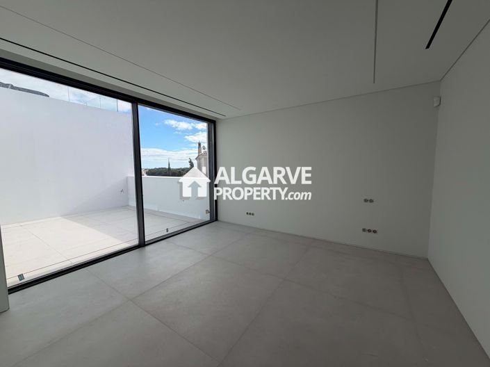 Image No.19-4 Bed Villa for sale