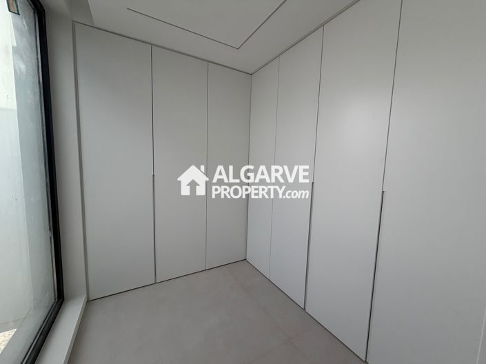 Image No.20-4 Bed Villa for sale