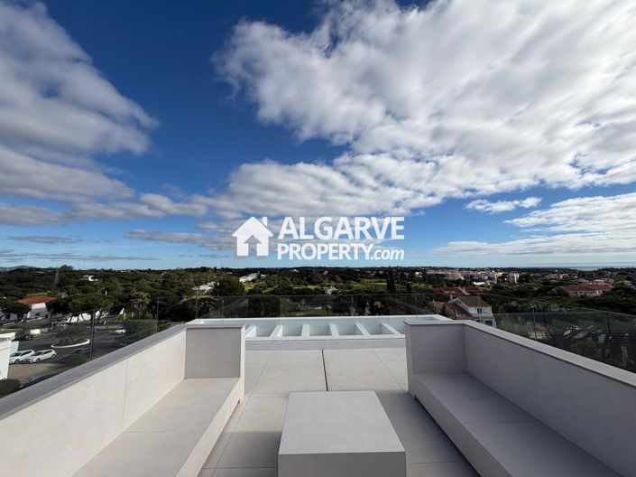 Image No.24-4 Bed Villa for sale