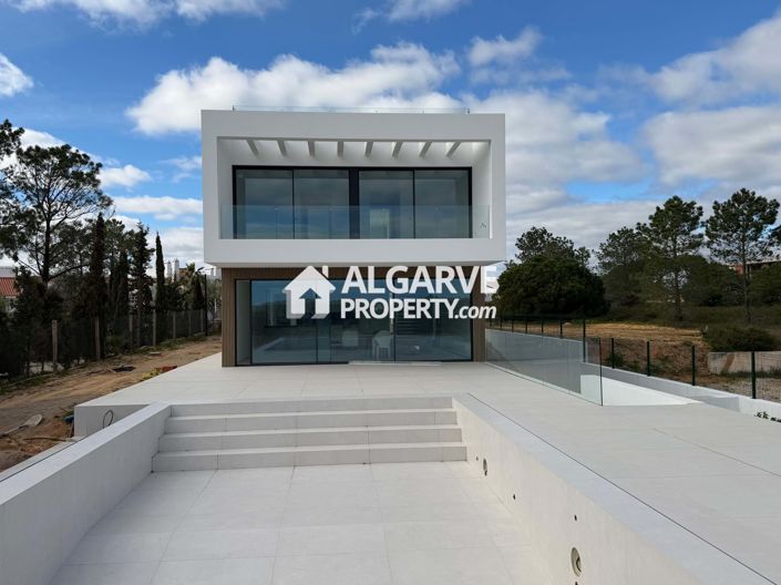 Image No.29-4 Bed Villa for sale