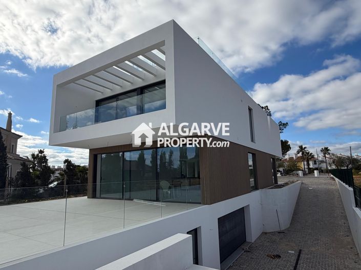 Image No.5-4 Bed Villa for sale