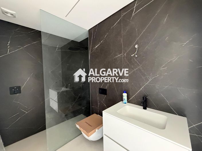 Image No.7-4 Bed Villa for sale