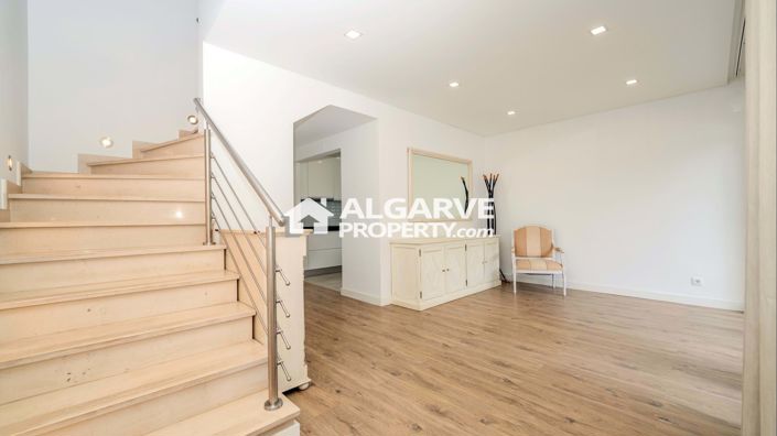 Image No.10-2 Bed Villa for sale