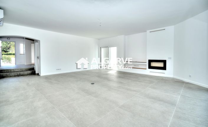 Image No.18-4 Bed Villa for sale