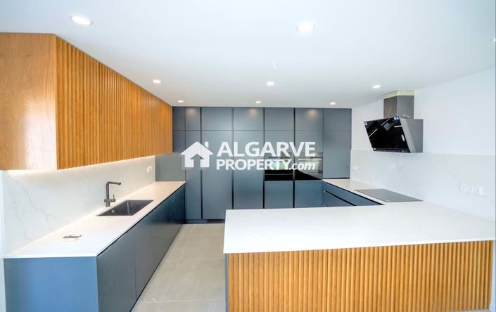 Image No.3-4 Bed Villa for sale