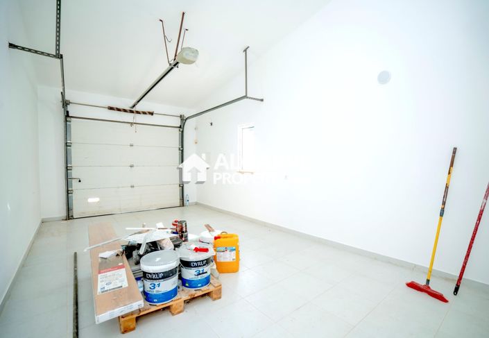 Image No.43-4 Bed Villa for sale