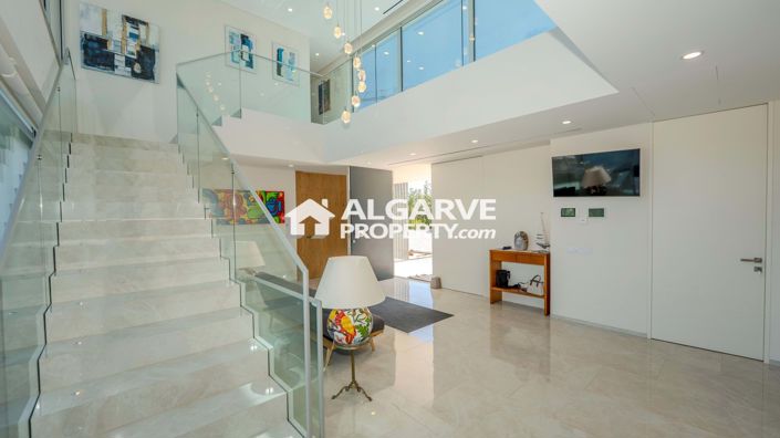 Image No.10-5 Bed Villa for sale