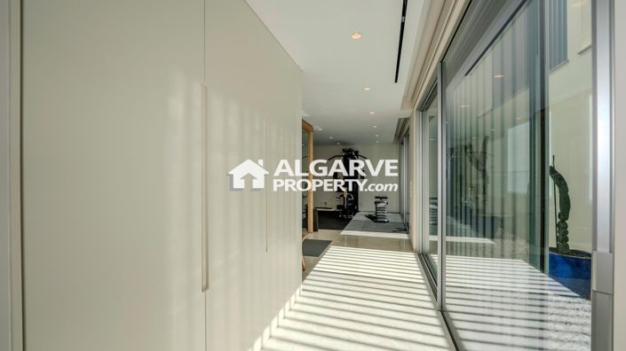 Image No.19-5 Bed Villa for sale