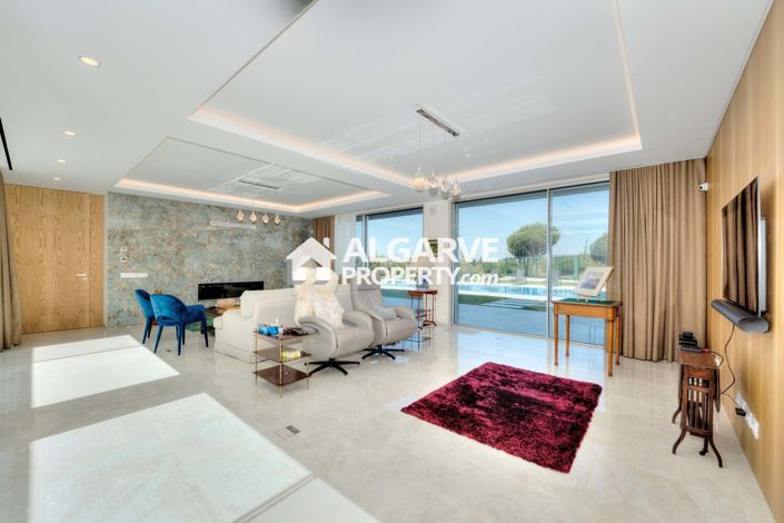 Image No.2-5 Bed Villa for sale