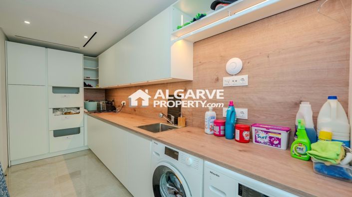 Image No.21-5 Bed Villa for sale