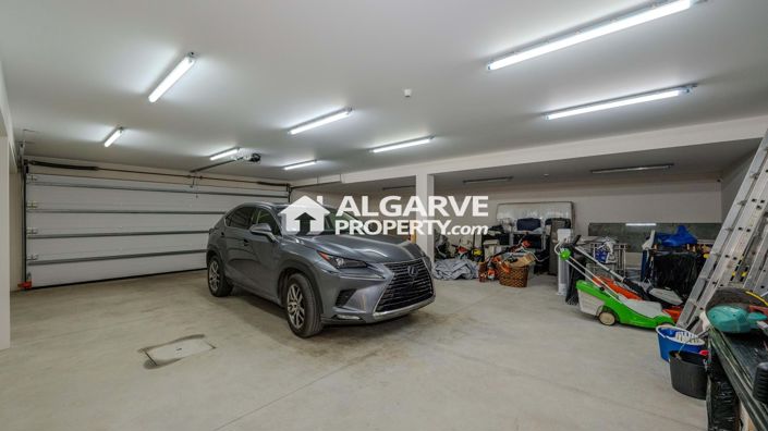 Image No.28-5 Bed Villa for sale