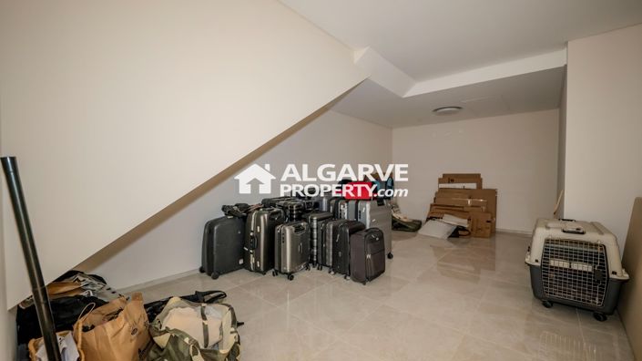 Image No.30-5 Bed Villa for sale