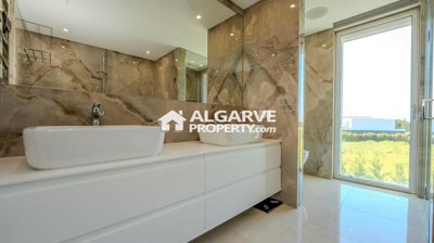 3-11895-78d1f4f8b6655591b02d22fabb36a692d73cc