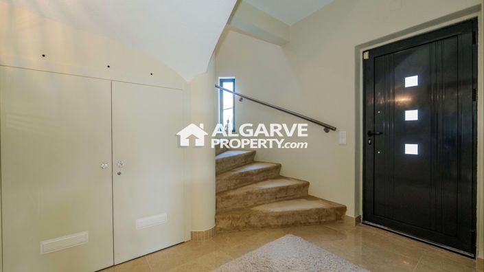 Image No.10-3 Bed Villa for sale