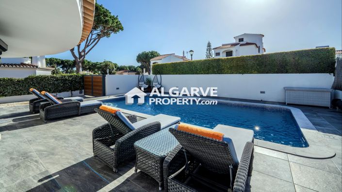 Image No.24-3 Bed Villa for sale