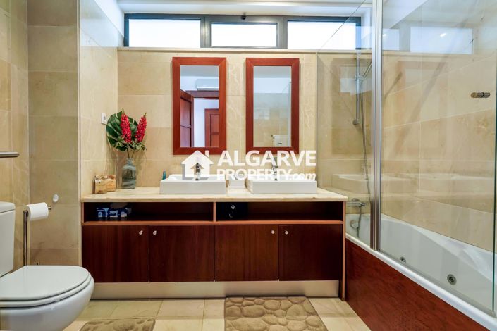 Image No.20-2 Bed Apartment for sale