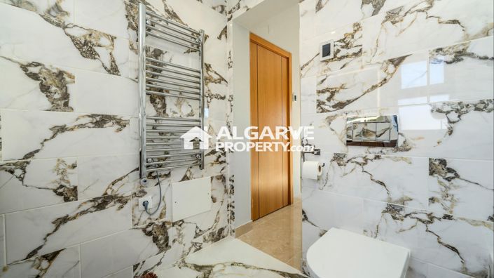 Image No.15-3 Bed Villa for sale