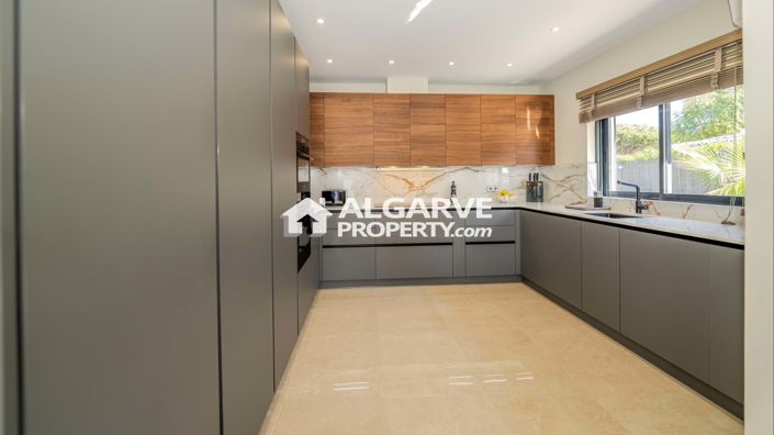 Image No.3-3 Bed Villa for sale