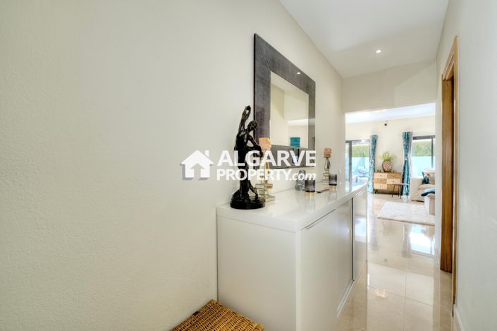 Image No.37-3 Bed Villa for sale