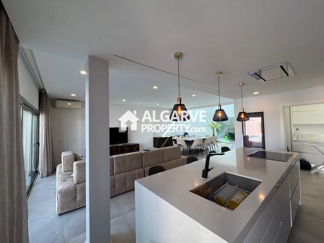 Image No.11-Jumelé de 5 chambres à vendre à Montenegro