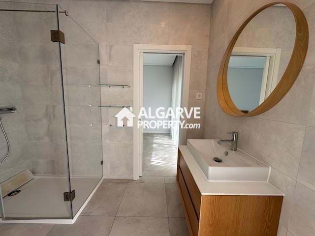 Image No.16-Jumelé de 5 chambres à vendre à Montenegro