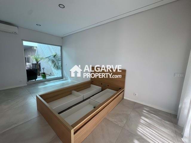 Image No.18-Jumelé de 5 chambres à vendre à Montenegro