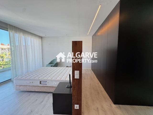 Image No.36-Jumelé de 5 chambres à vendre à Montenegro