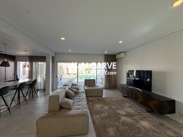 Image No.9-Jumelé de 5 chambres à vendre à Montenegro