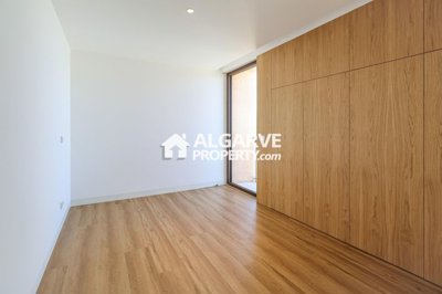 3-12401-78d1f4f8b6655591b02d22fabb36a692d73cc