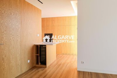 3-12401-78d1f4f8b6655591b02d22fabb36a692d73cc