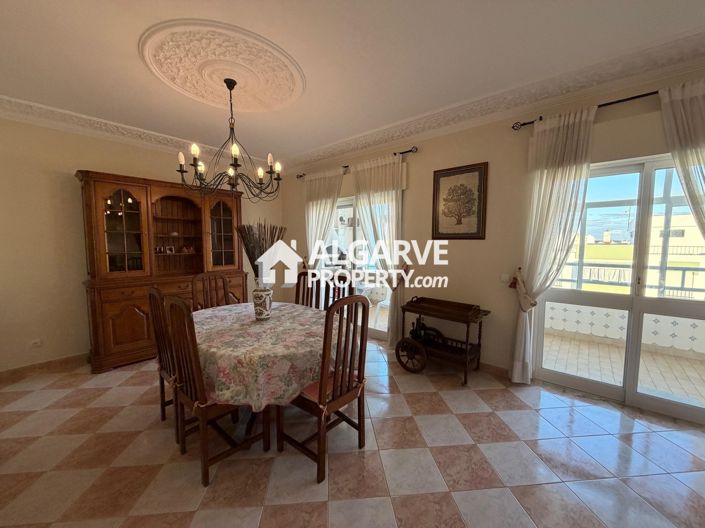 Image No.10-4 Bed Apartment for sale