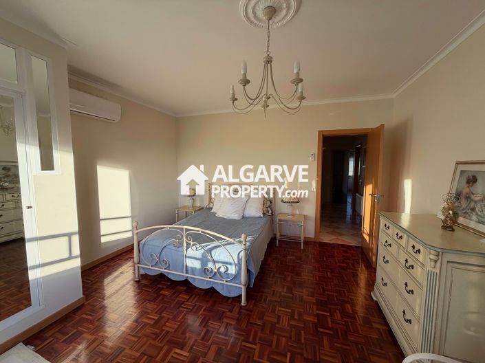 Image No.19-4 Bed Apartment for sale