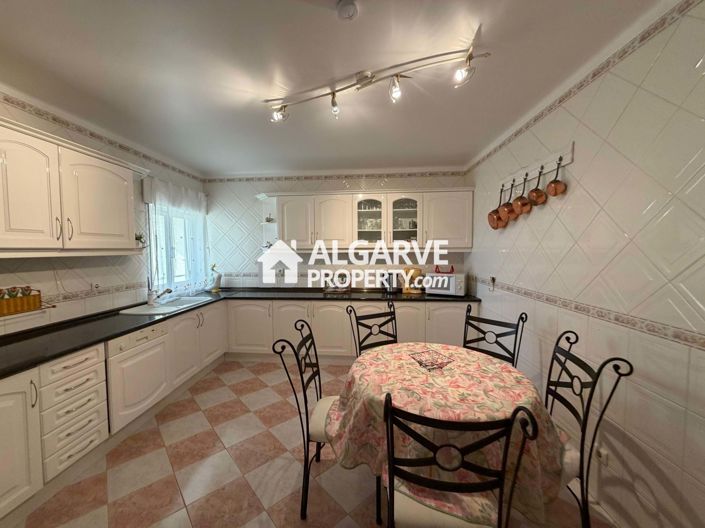 Image No.4-4 Bed Apartment for sale