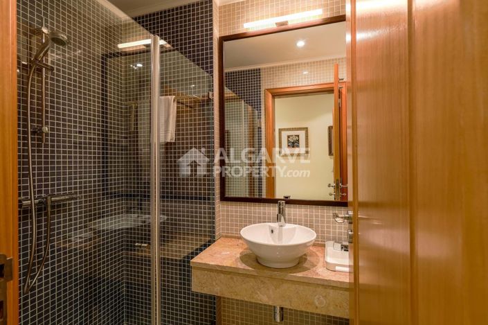 Image No.19-3 Bed Apartment for sale