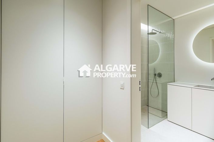 Image No.23-4 Bed Apartment for sale