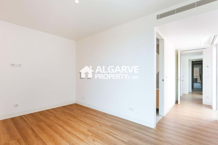 Image No.25-3 Bed Villa for sale