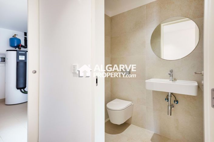 Image No.28-3 Bed Villa for sale