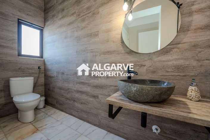 Image No.28-5 Bed Villa for sale