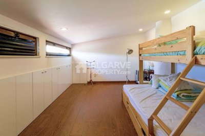 3-12439-78d1f4f8b6655591b02d22fabb36a692d73cc