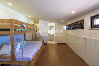 3-12439-78d1f4f8b6655591b02d22fabb36a692d73cc