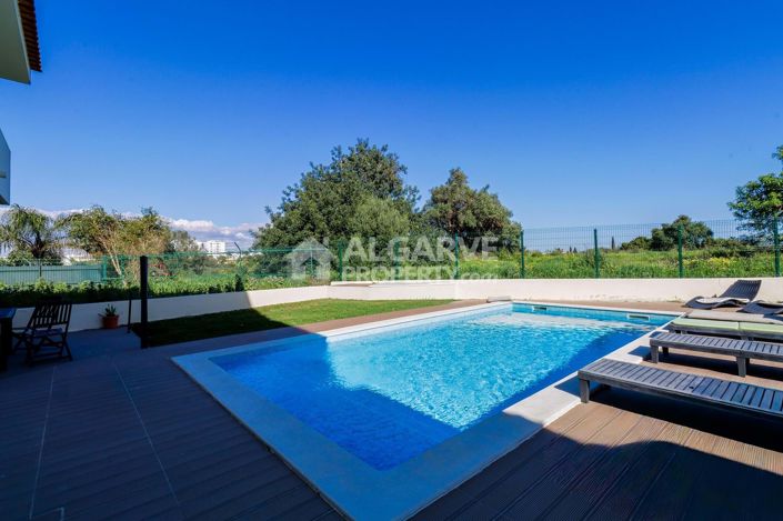 Image No.2-Villa de 4 chambres à vendre à Albufeira