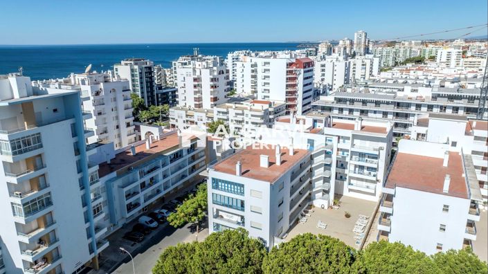 Image No.20-2 Bed Apartment for sale