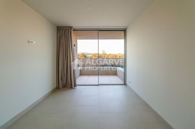 3-12445-78d1f4f8b6655591b02d22fabb36a692d73cc