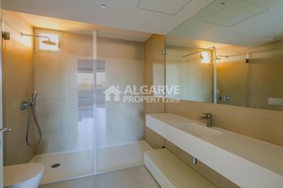 3-12445-78d1f4f8b6655591b02d22fabb36a692d73cc