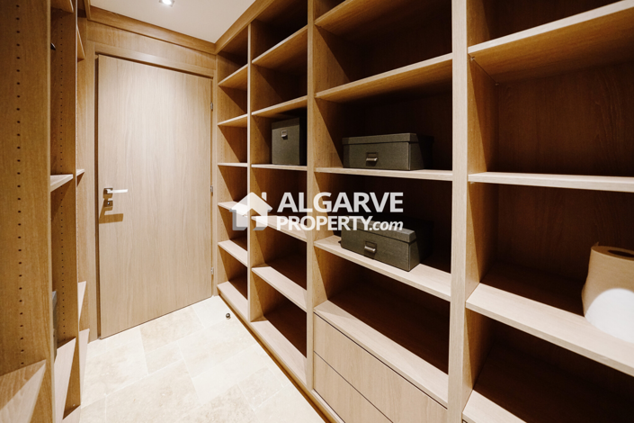 Image No.27-4 Bed Villa for sale