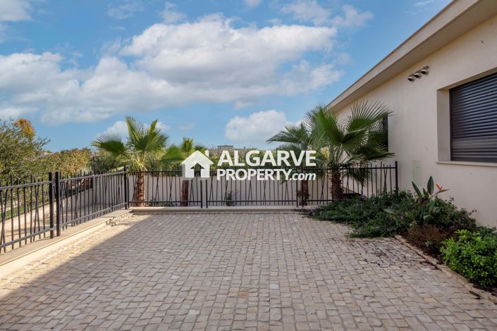 Image No.34-4 Bed Villa for sale