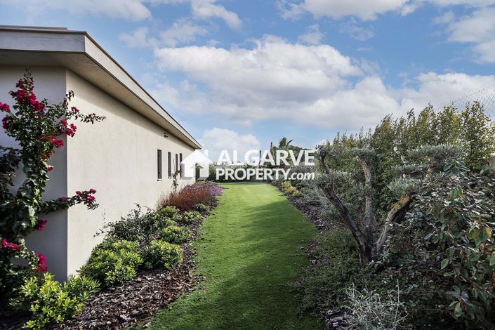 Image No.42-5 Bed Villa for sale