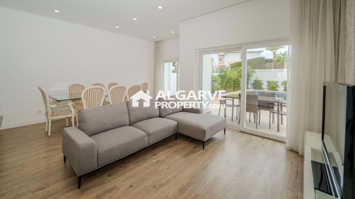 Image No.9-2 Bed Villa for sale