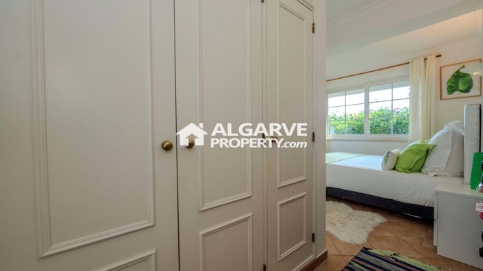 Image No.13-Villa de 4 chambres à vendre à Quarteira